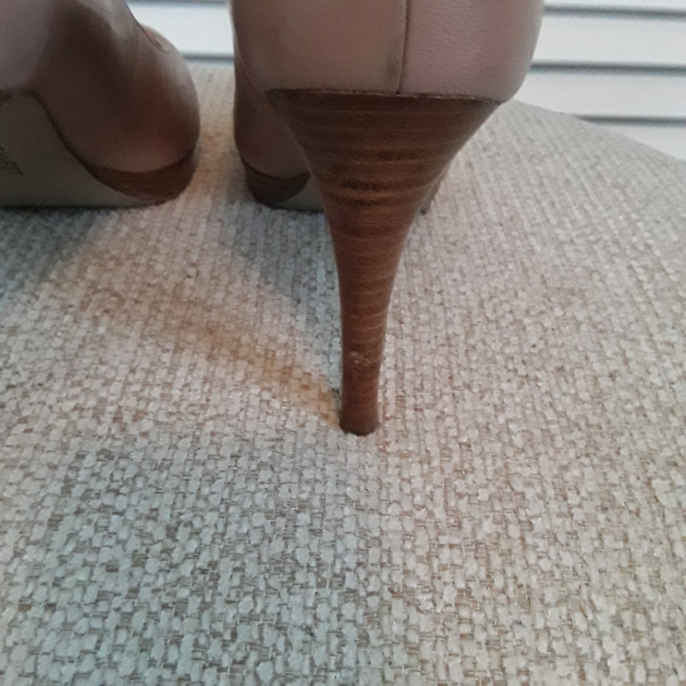 Nine West Rocha Nude Leather Platform Pumps - Picture 7 of 7